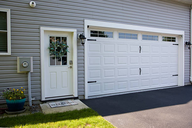 24/7 Emergency Garage Door Panel Replacement experts in Hutto, TX